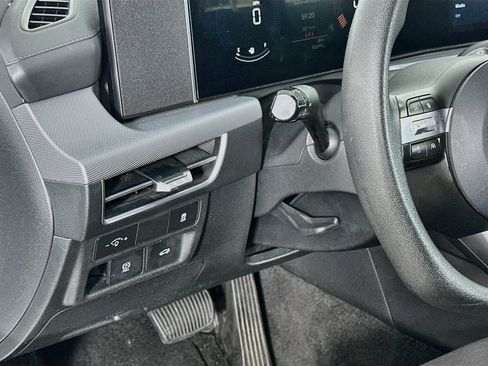 Used 2025 Hyundai Sonata SEL FWD image 17