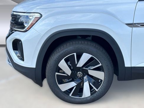 New 2026 Volkswagen Atlas Cross Sport SE image 10