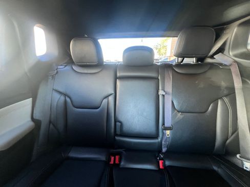 Used 2025 Jeep Compass Limited image 38