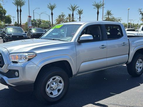 Used 2022 Toyota Tacoma SR5 RWD image 4