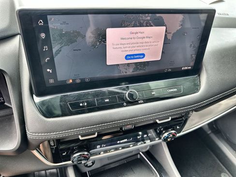 Used 2024 Nissan Rogue SL FWD image 28