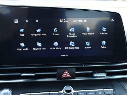 Used 2024 Hyundai Elantra SEL w/ Convenience Package image 16