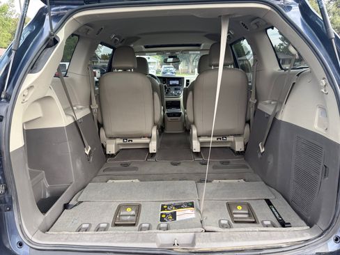 Used 2019 Toyota Sienna XLE AWD/4WD image 26
