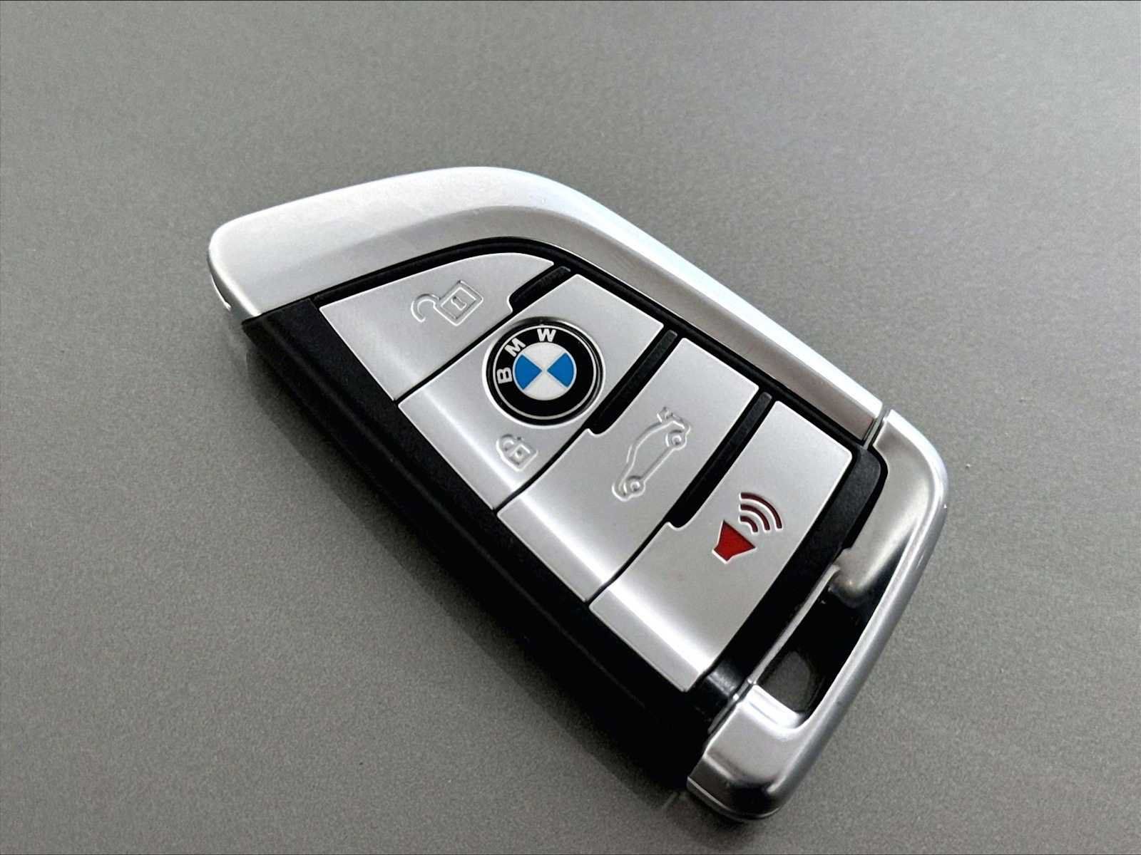 Used 2022 BMW 745e xDrive w/ M Sport Package AWD/4WD image 35