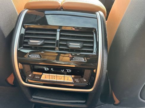 Used 2023 BMW X7 xDrive40i w/ M Sport Package image 36