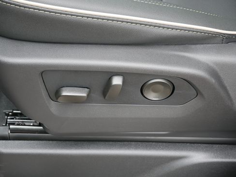 New 2026 GMC Yukon XL Elevation w/ Elevation Premium Package AWD/4WD image 17