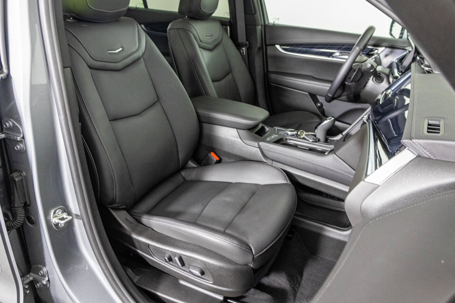 Used 2025 Cadillac XT6 Premium Luxury AWD/4WD image 51