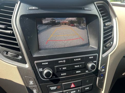 Used 2017 Hyundai Santa Fe Sport image 17