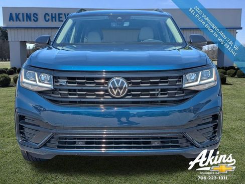Used 2023 Volkswagen Atlas SEL R-Line AWD/4WD image 9
