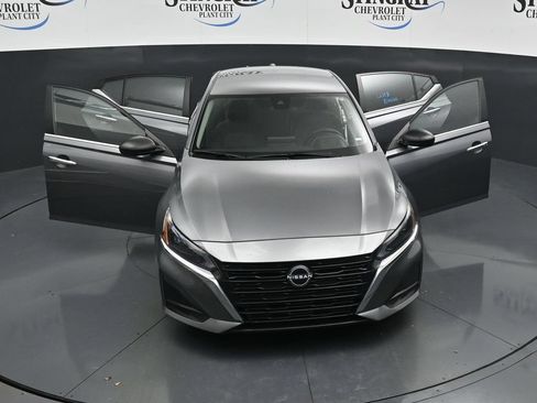 Used 2025 Nissan Altima 2.5 SV FWD image 34