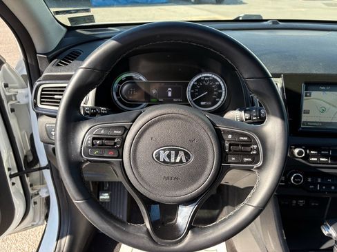 Used 2019 Kia Niro S Touring image 17