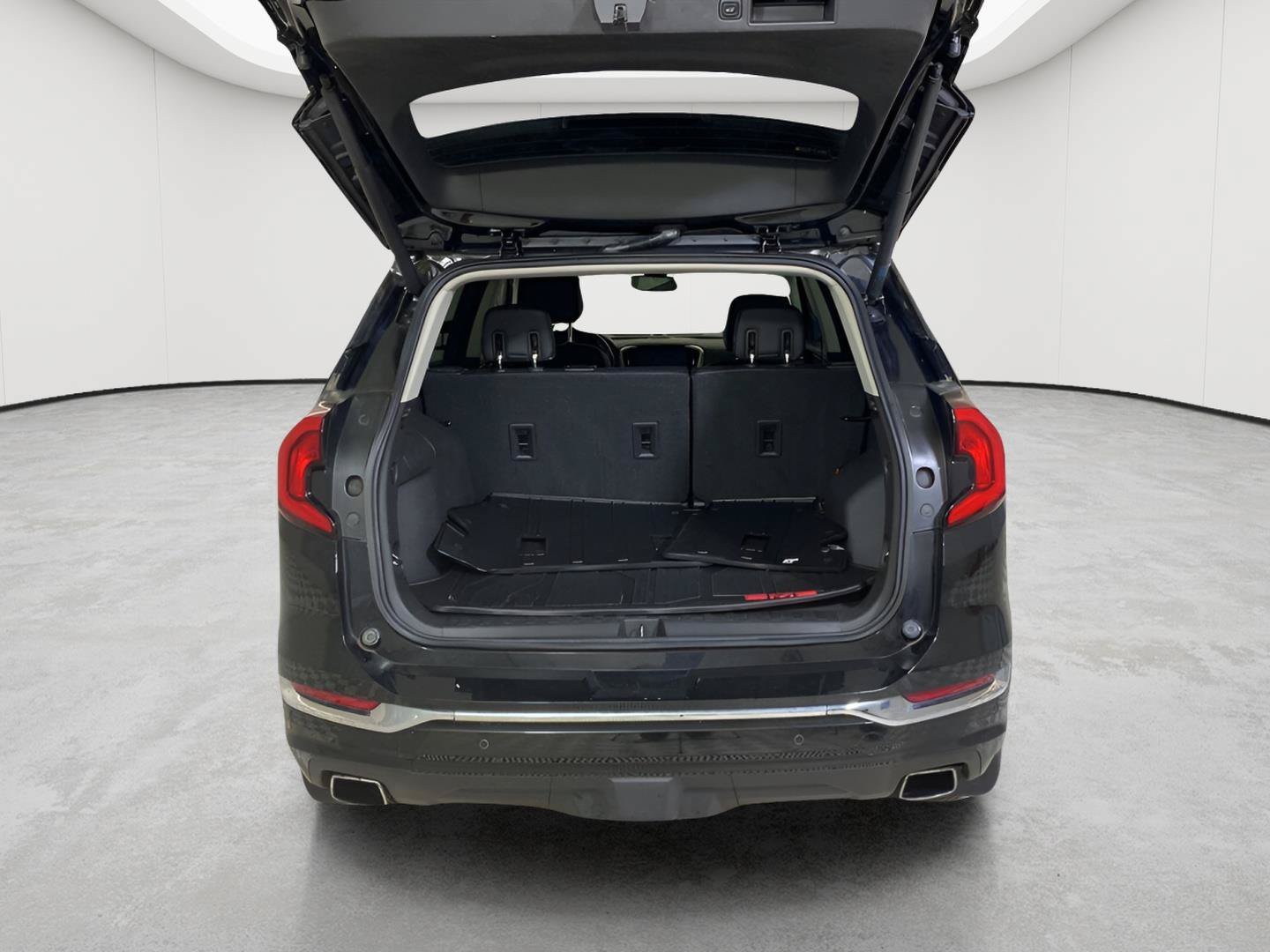 Certified 2020 GMC Terrain Denali w/ Denali Premium Package AWD/4WD image 8