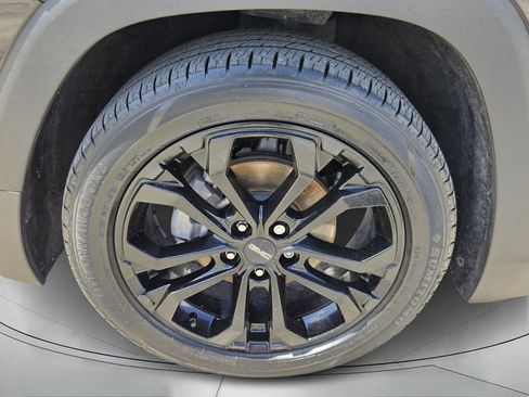 Used 2021 GMC Terrain SLE w/ Elevation Edition image 9