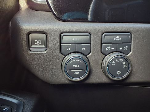 Used 2025 Chevrolet Silverado 1500 LT image 22