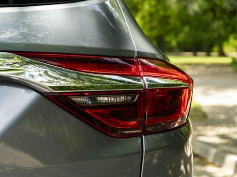 Used 2019 Buick Enclave Essence FWD image 13
