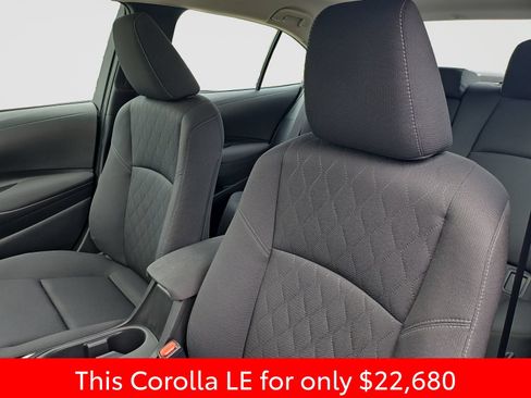 Used 2025 Toyota Corolla LE FWD image 23