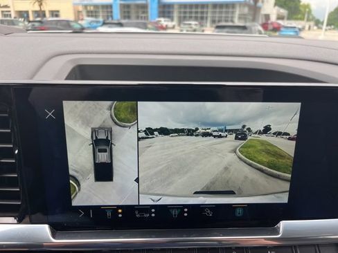 Used 2025 Chevrolet Silverado 2500 LTZ w/ LTZ Convenience Package AWD/4WD image 31