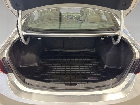 Used 2019 Chevrolet Malibu LT image 19