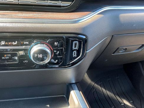 Used 2023 GMC Sierra 1500 SLT image 17