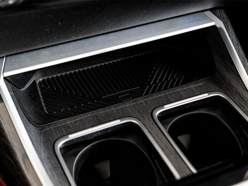 Used 2023 BMW 760i xDrive w/ Executive Package image 23