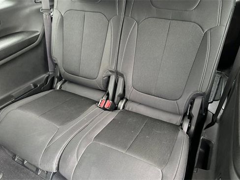 Certified 2023 Jeep Grand Cherokee L Laredo w/ Trailer Tow Group (B) image 16