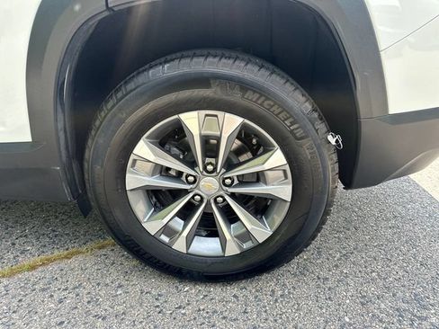 Used 2025 Chevrolet Equinox LT AWD/4WD image 15