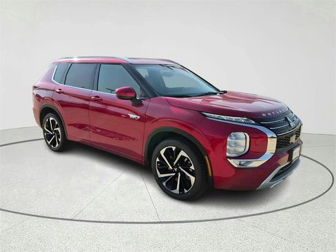 New 2025 Mitsubishi Outlander SEL image 3