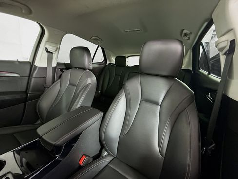Used 2024 Buick Envision Preferred AWD/4WD image 25