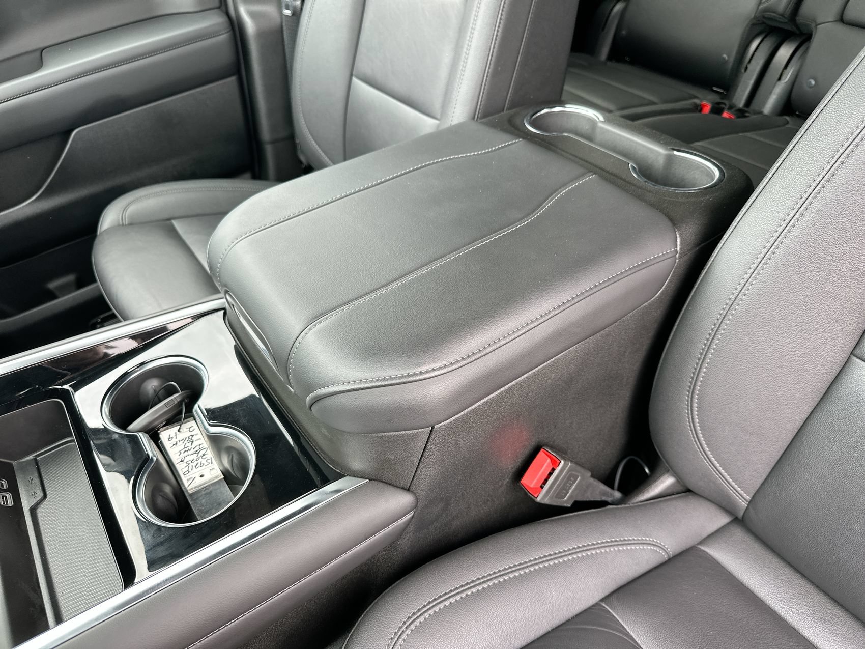 Used 2025 Chevrolet Tahoe LT AWD/4WD image 20