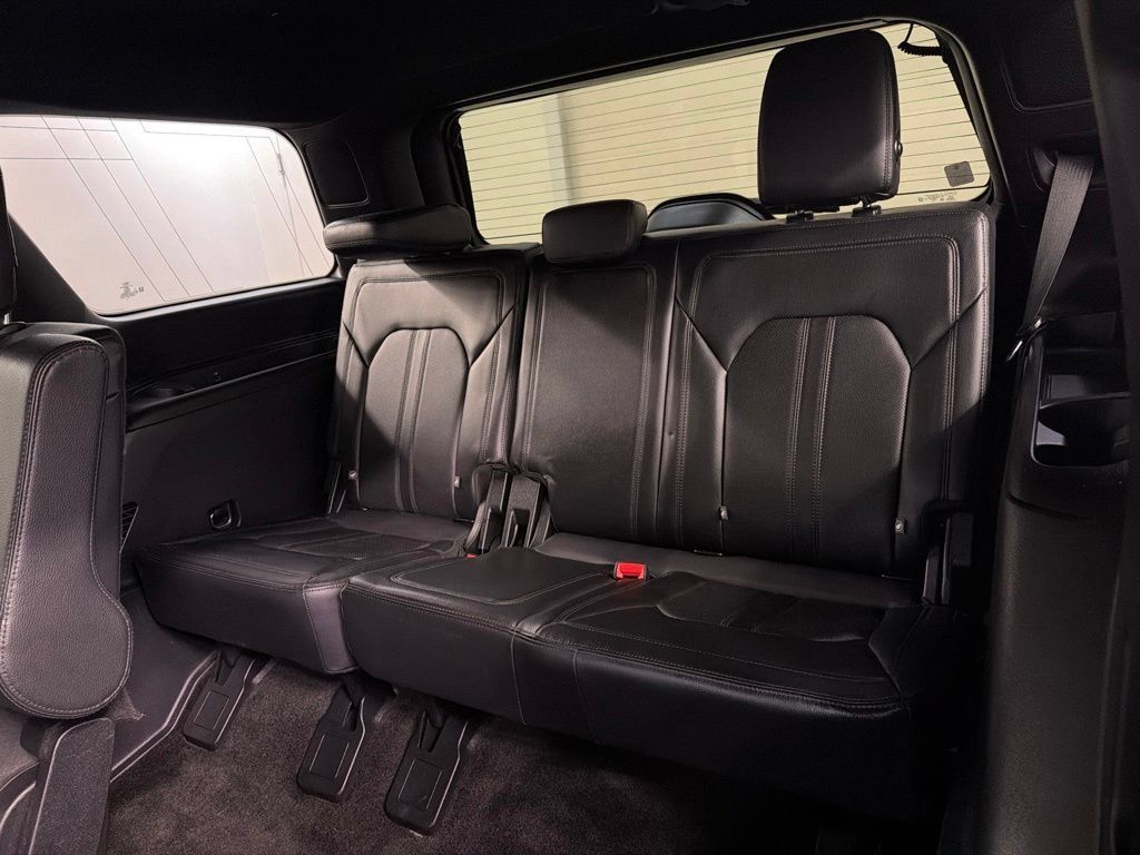 Used 2018 Ford Expedition Limited w/ Equipment Group 301A AWD/4WD image 35