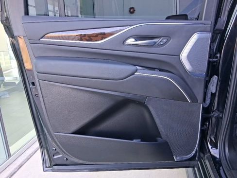 Used 2021 Cadillac Escalade ESV Sport Platinum w/ Heavy-Duty Trailer Package image 24