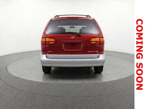 Used 1999 Toyota Sienna XLE FWD image 9