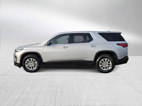 Used 2022 Chevrolet Traverse LS image 5