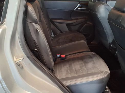Used 2022 Mitsubishi Outlander SE AWD/4WD image 11