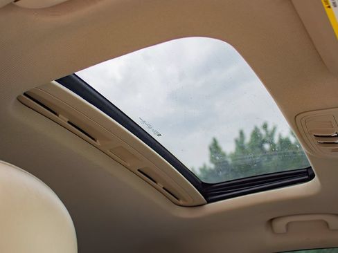 Used 2016 Buick Regal AWD image 12