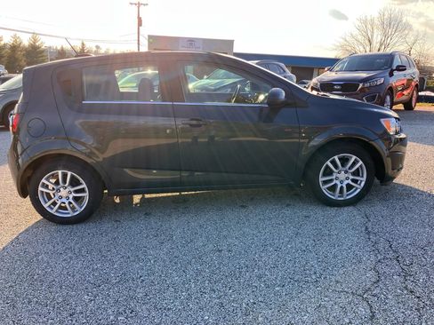 Used 2016 Chevrolet Sonic LT w/ Fun and Sun Package image 4
