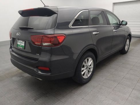 Used 2019 Kia Sorento LX image 9