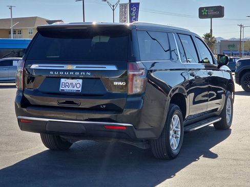 Used 2024 Chevrolet Suburban LT image 4