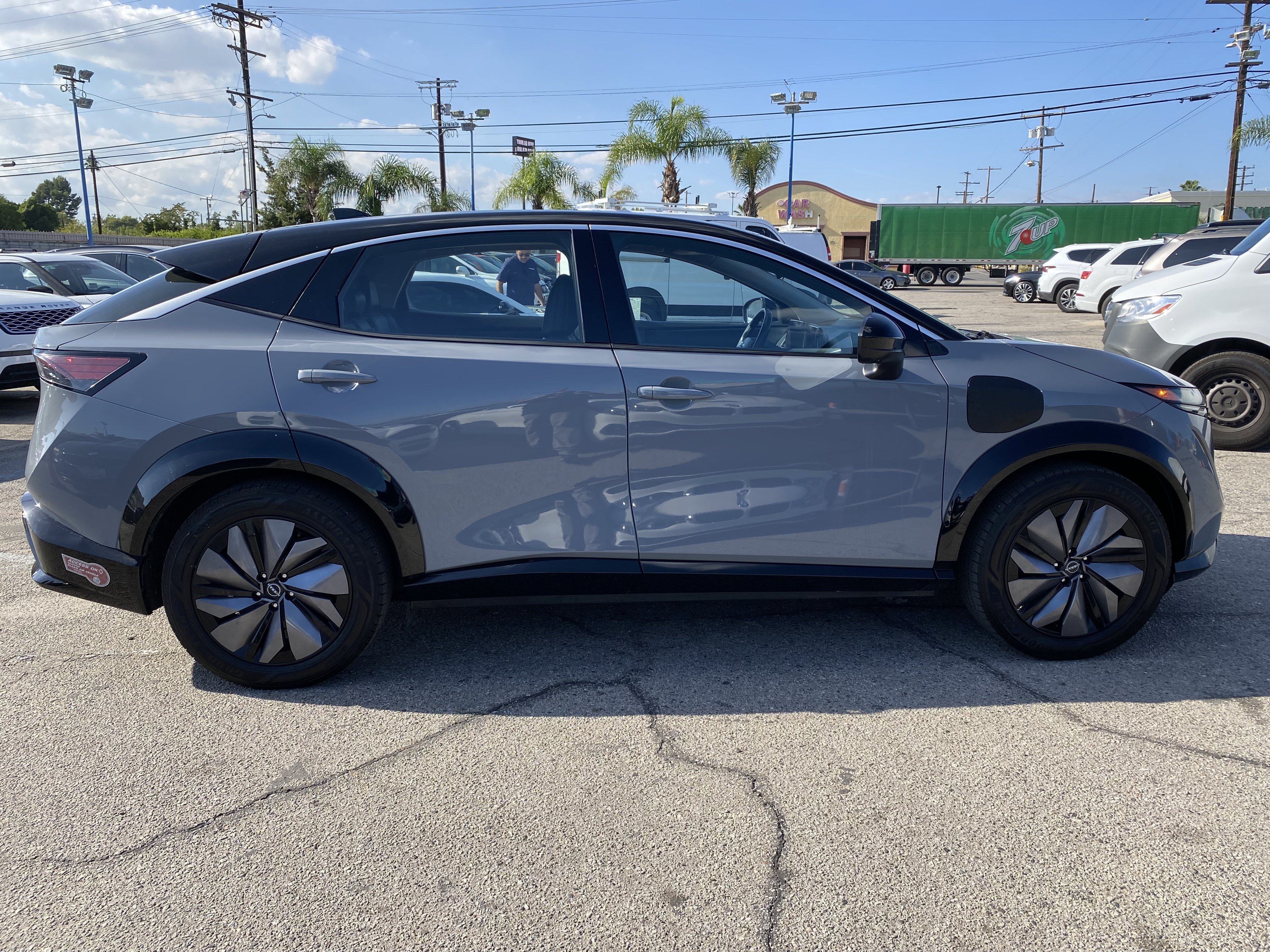 Used 2023 Nissan Ariya FWD image 8