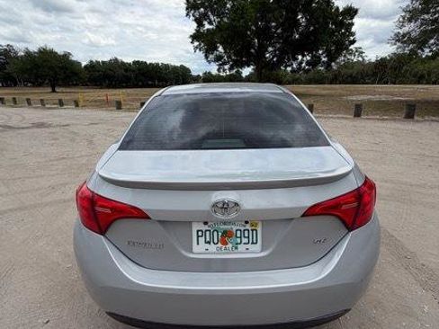 Used 2018 Toyota Corolla SE FWD image 5