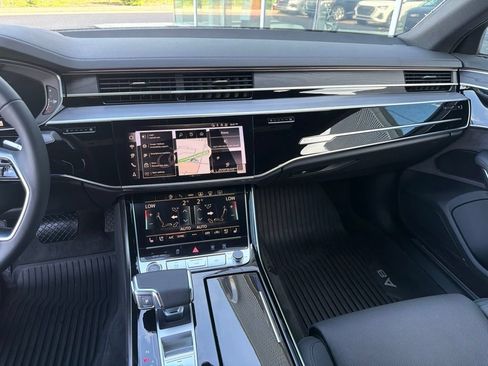 Used 2025 Audi A8 L 3.0T AWD/4WD image 11
