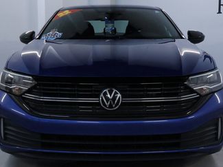 Used 2022 Volkswagen Jetta Sport video 2