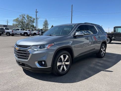 Used 2021 Chevrolet Traverse LT w/ LT Premium Package AWD/4WD image 3