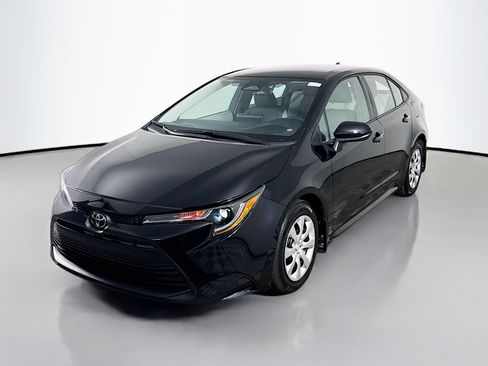 Used 2025 Toyota Corolla LE FWD image 4