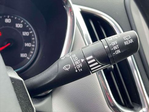 Used 2023 Chevrolet Equinox LS w/ LS Convenience Package image 24