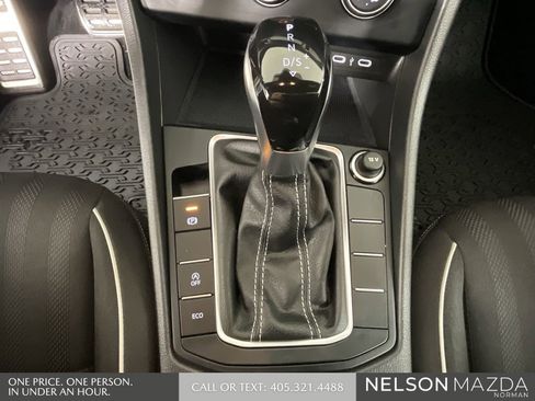 Used 2024 Volkswagen Jetta Sport image 39