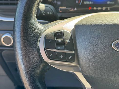 Certified 2022 Ford Explorer XLT RWD image 29