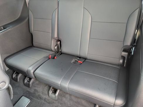 Used 2026 Buick Enclave Preferred FWD image 33