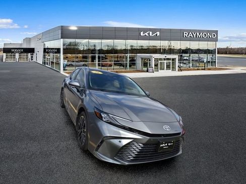 Used 2026 Toyota Camry XLE w/ Premium Plus Package AWD/4WD image 9