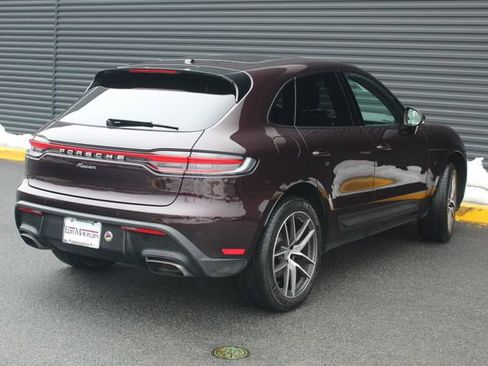 Certified 2025 Porsche Macan image 8